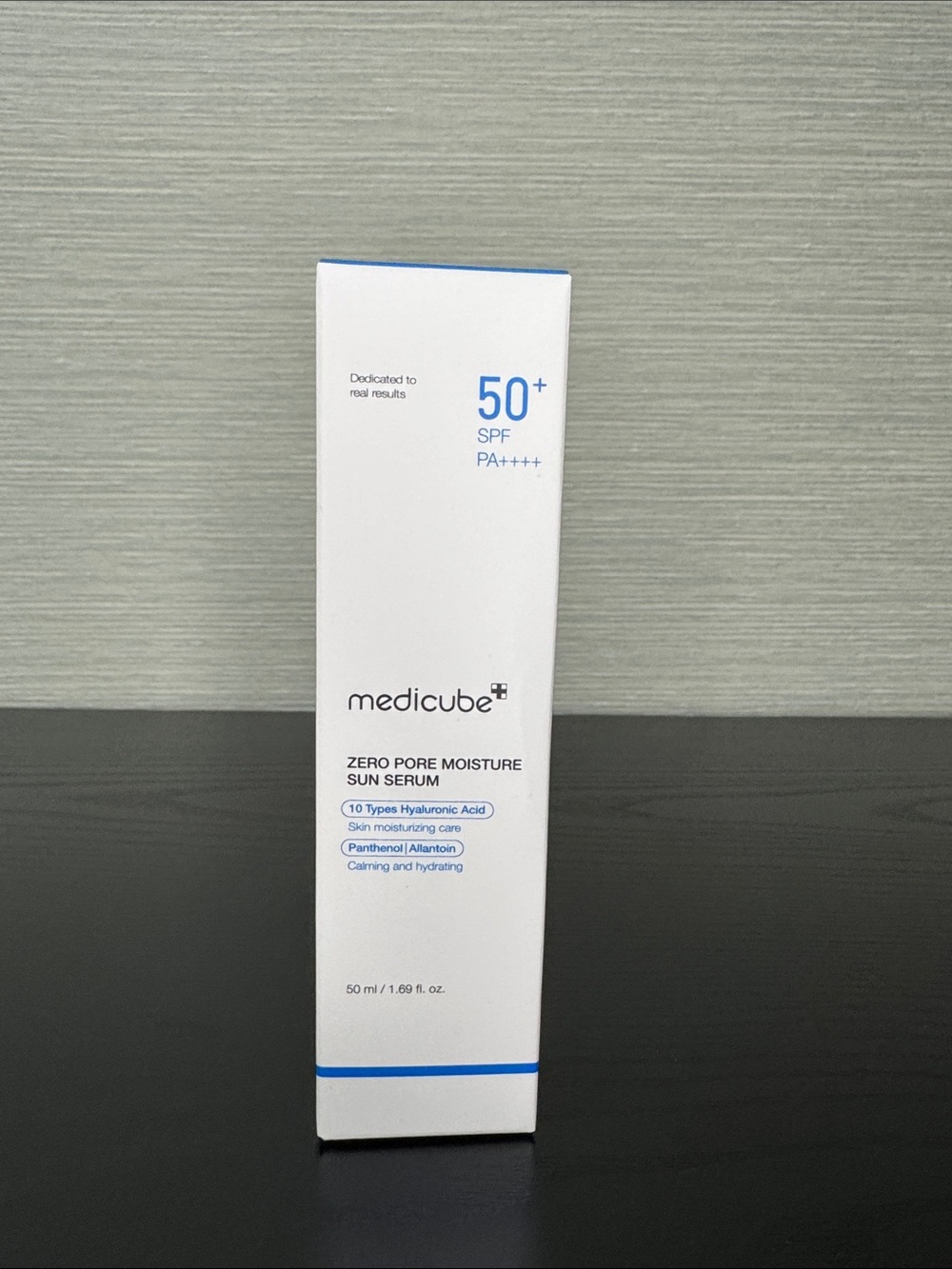 Medicube Zero Pore Moisture Sun Serum SPF 50+ - Picture 2 of 3